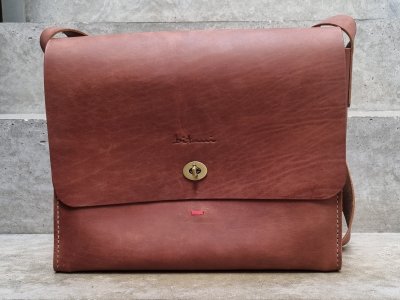 galerie/001 Taschen/005 Frank/resized/T0202 (2022-08-23) 1_small.jpg